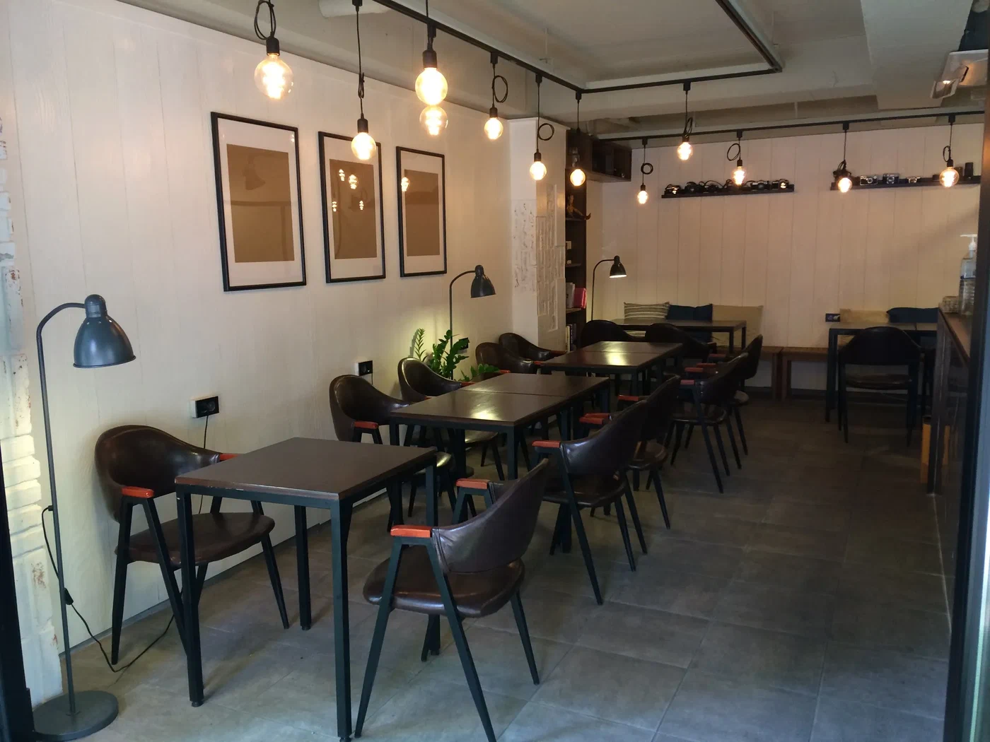 Интерьер кофейни Cafe Corner