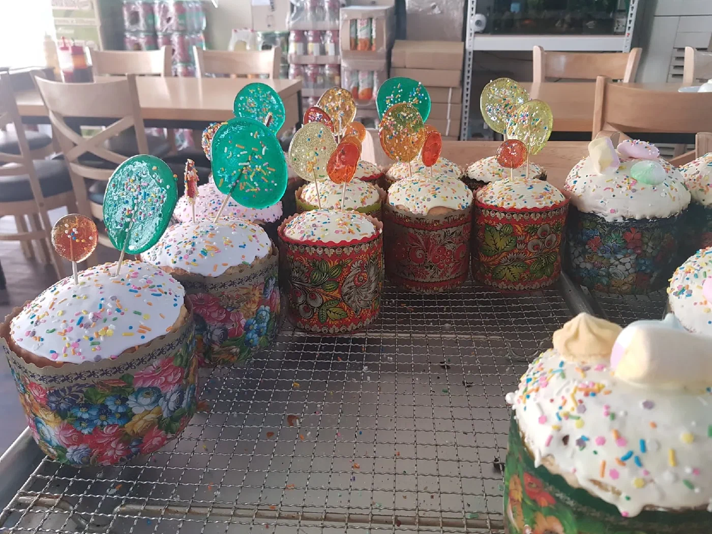 Куличи с декоративными леденцами